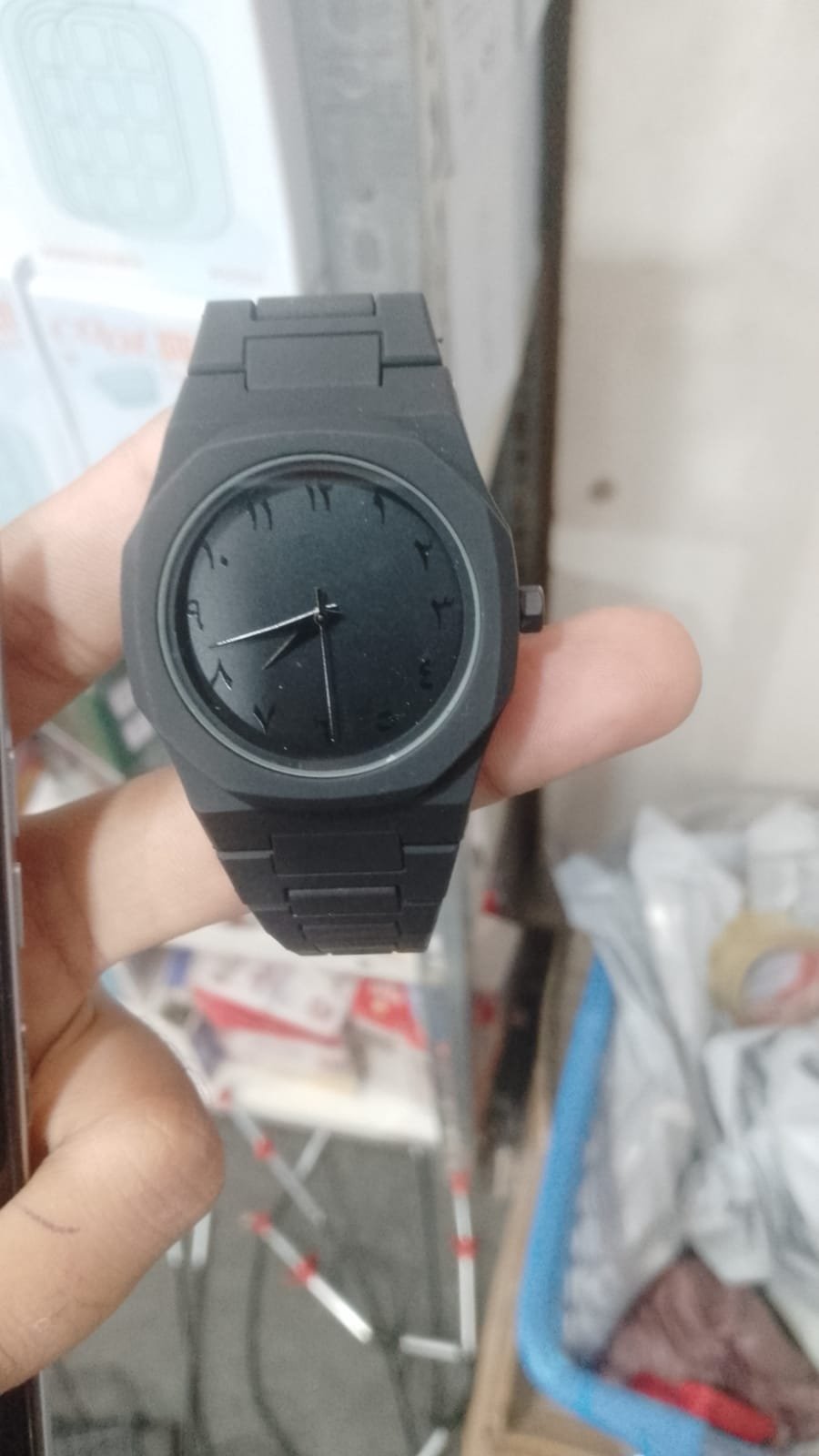 Full Black Aura Quartz Watch - Image 4