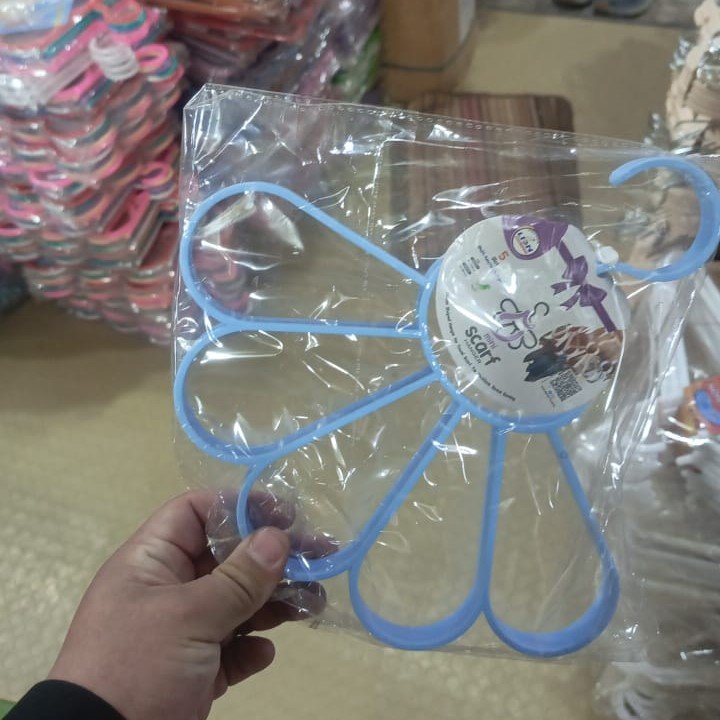 Flower Scarf Belt Hanger Multi Function Plastic Scarf Hanger 5 Holes - Image 5
