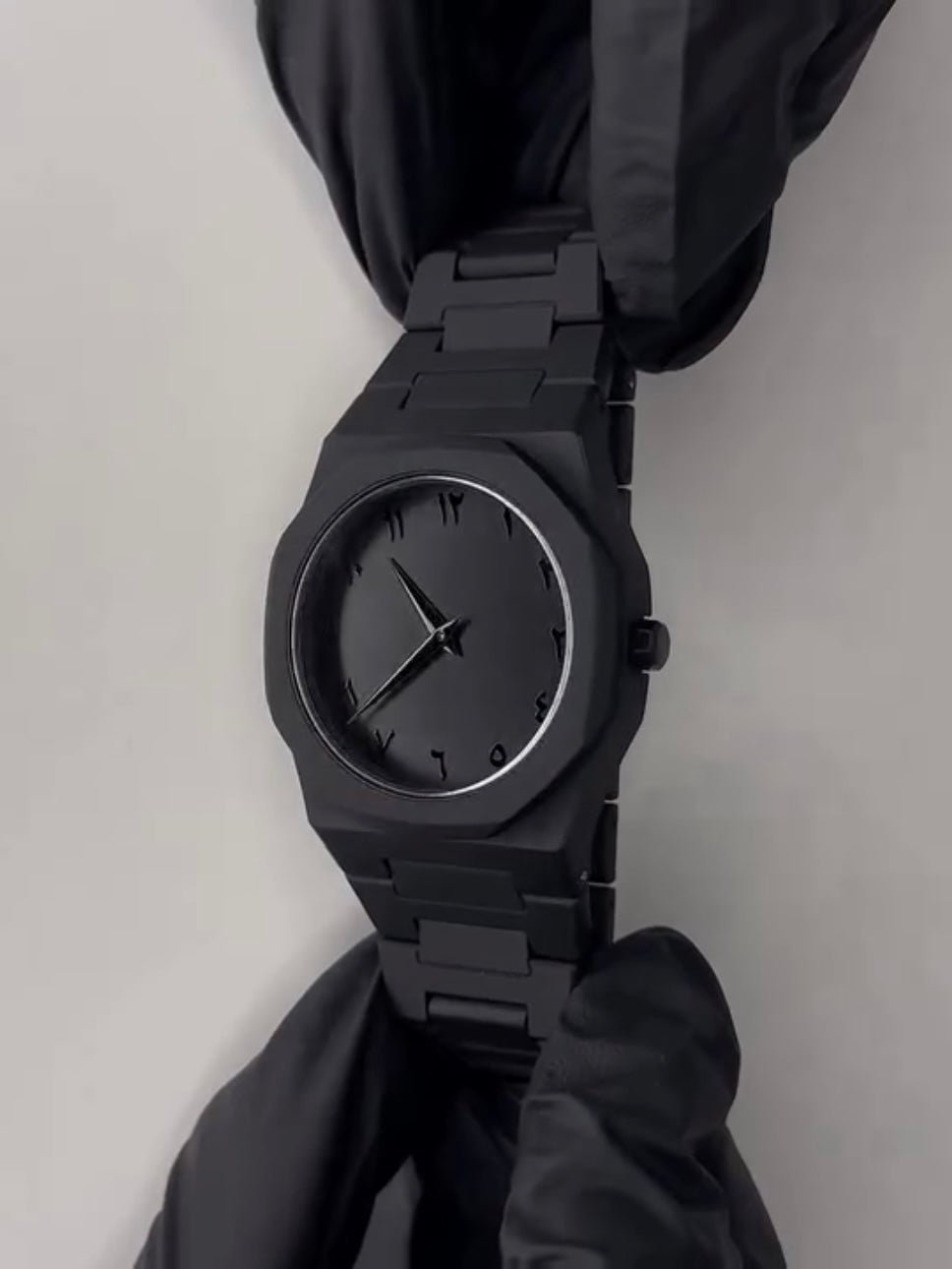 Full Black Aura Quartz Watch - Image 2
