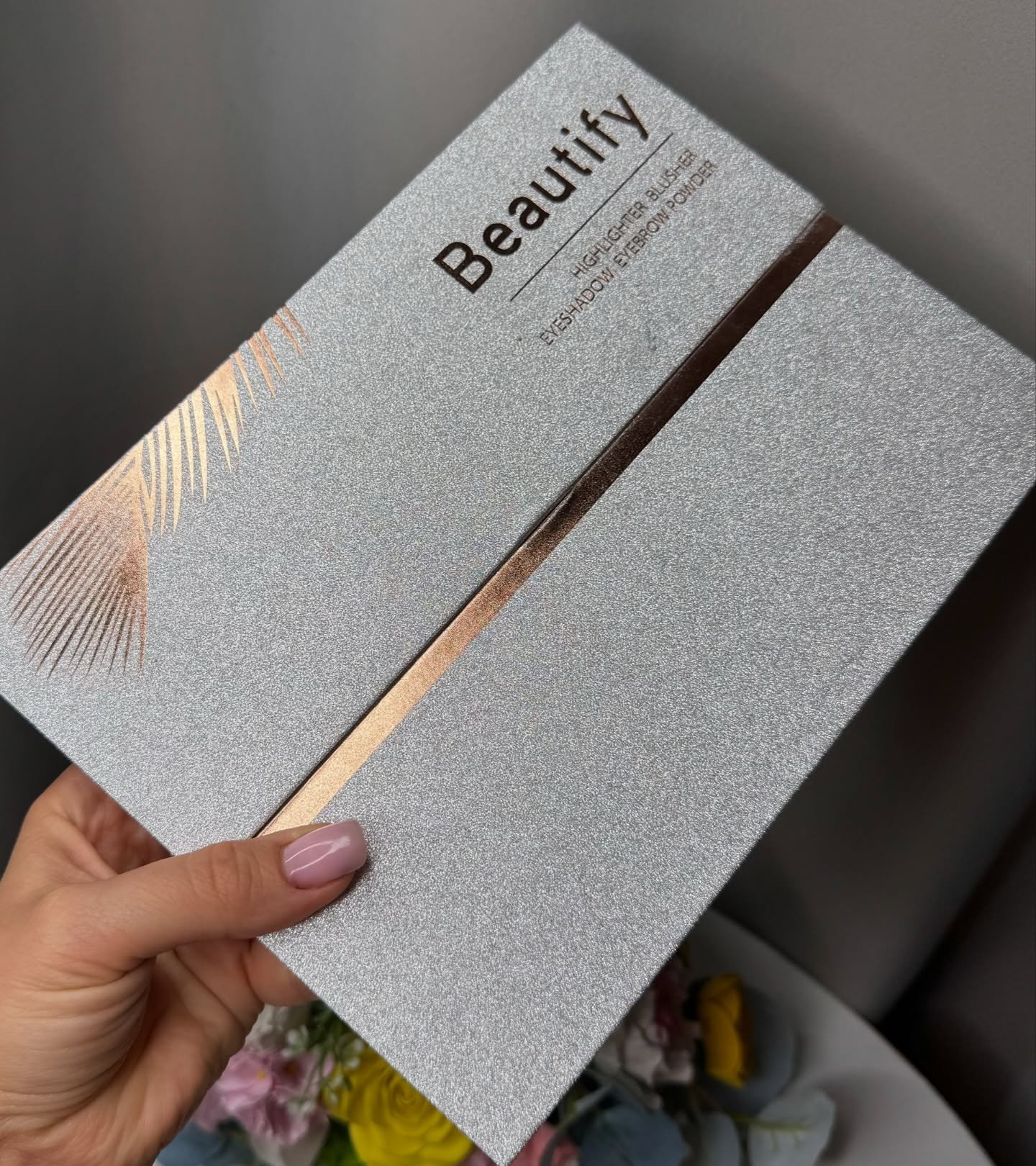 Muicin White Blusher &Amp; Eyeshadow Palette 51 Shades - Image 2