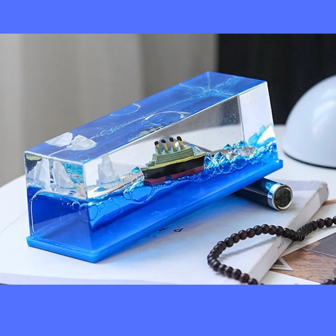 Titanic Unsinkable Fluid Drift Bottle - Image 3
