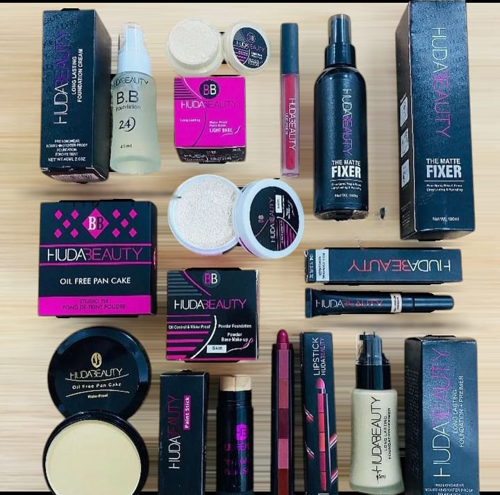 10 In 1 Makeup Deal / Huda Beauty Makeup Bundle Perfect For All...