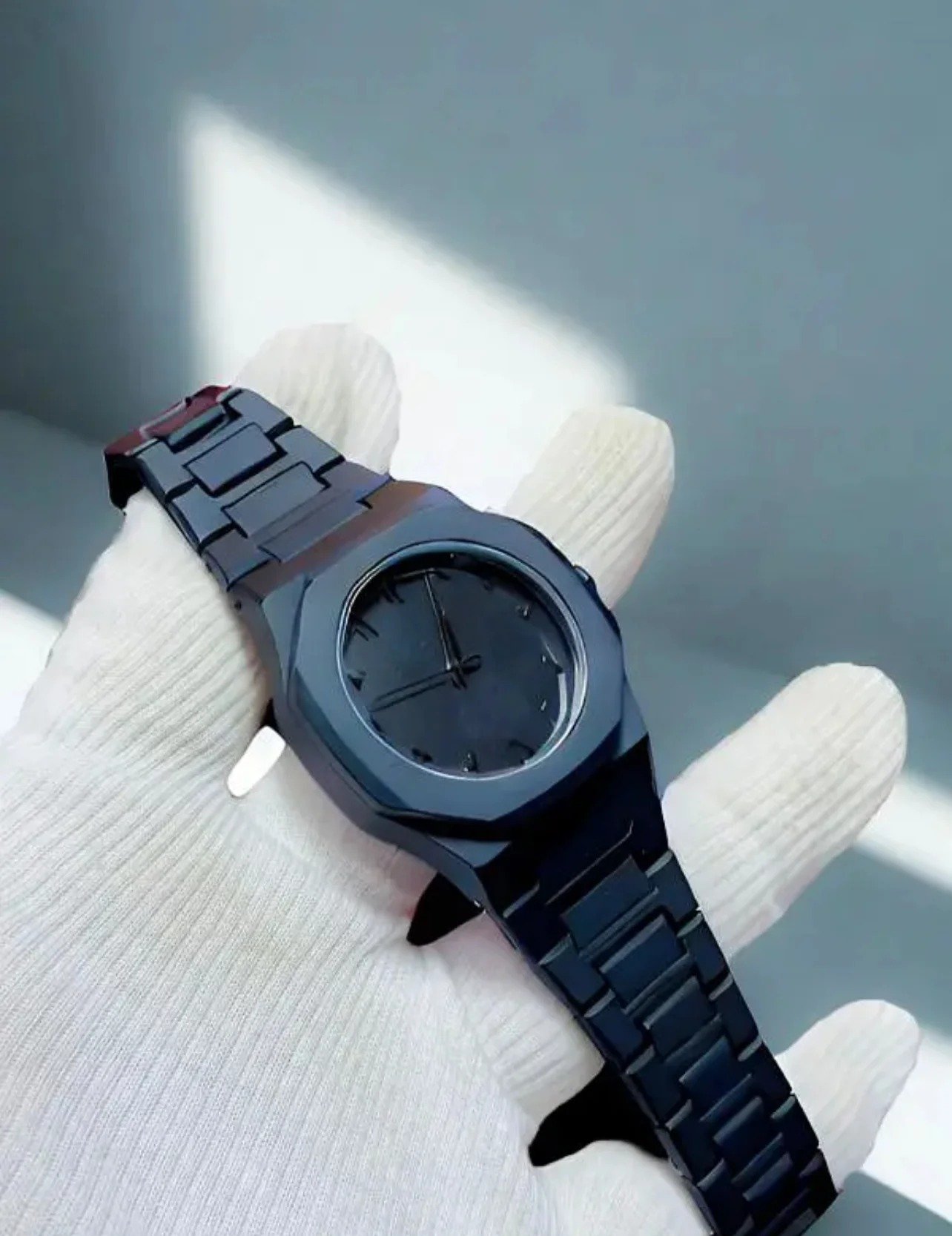 Full Black Aura Quartz Analog Watch - Image 4