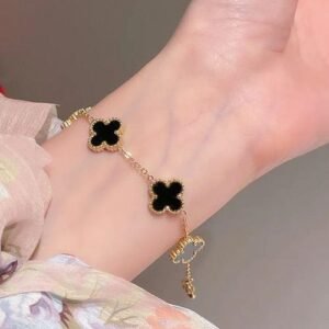 Qxt-134 Clover Bracelet