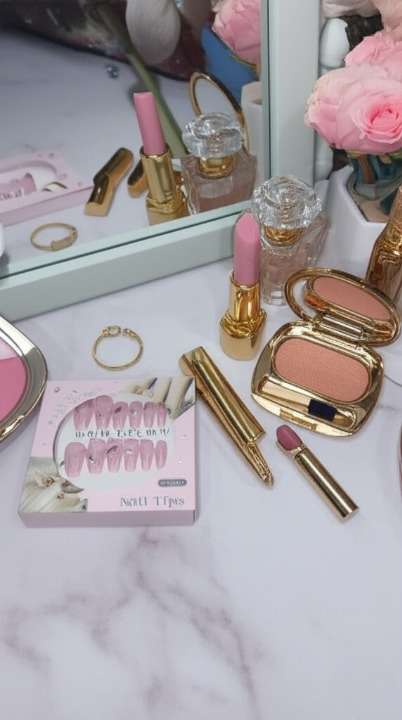 Luxury Pink Nail Tips Set - Image 3
