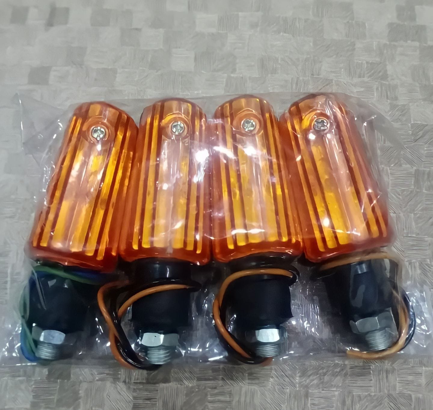 Plastic Madgards Plus Chain Cover And 4 Min Indicator (4 Pieces)...