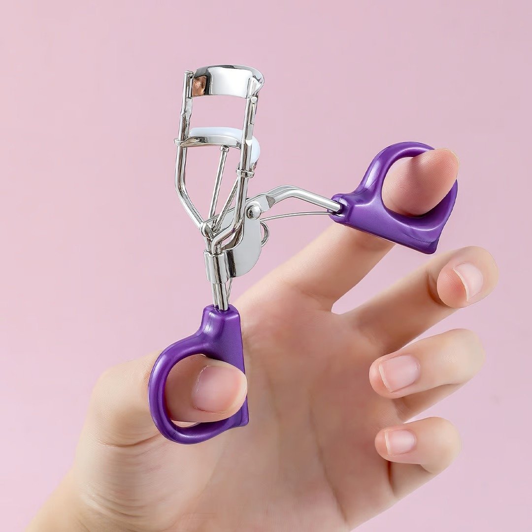 Eyelash Curler, Makeup Tool With Silicone Cushioned Curler Pad... - Image 5