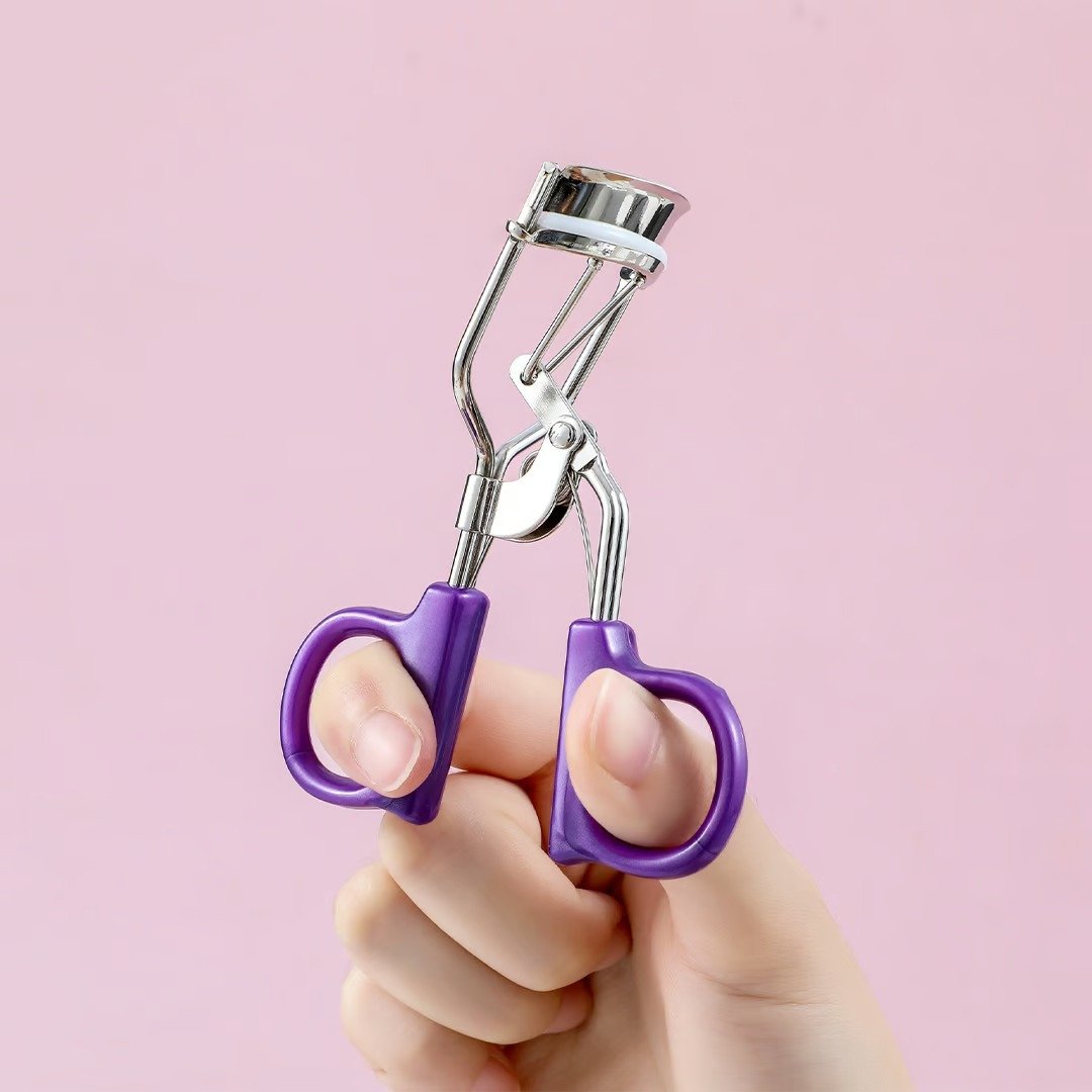 Eyelash Curler, Makeup Tool With Silicone Cushioned Curler Pad... - Image 4