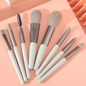 8 Pieces Cute Mini Brushes Pack (Random Color)