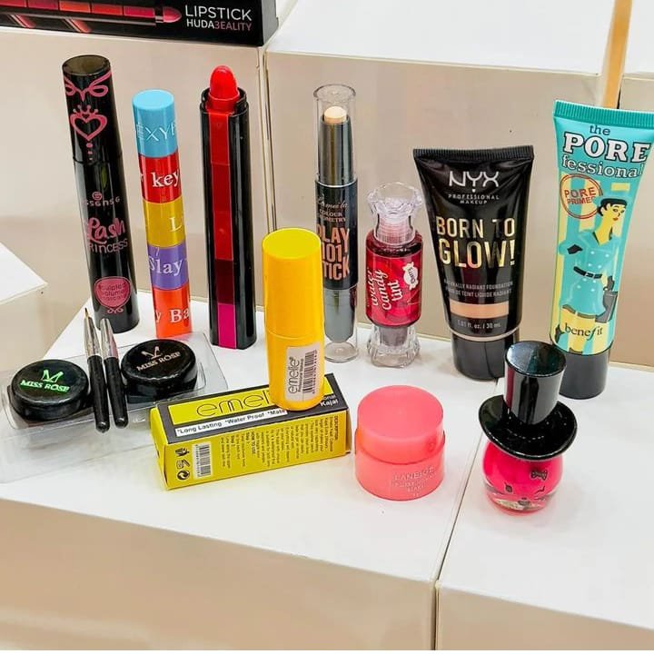 11 In 1 Makeup Deal For Women