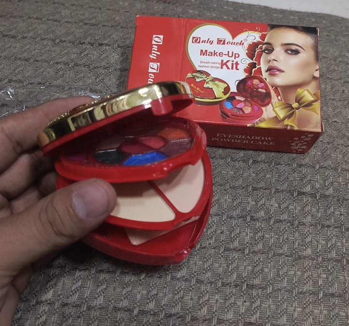 Only Touch All In 1 Make Up Kit - Image 3