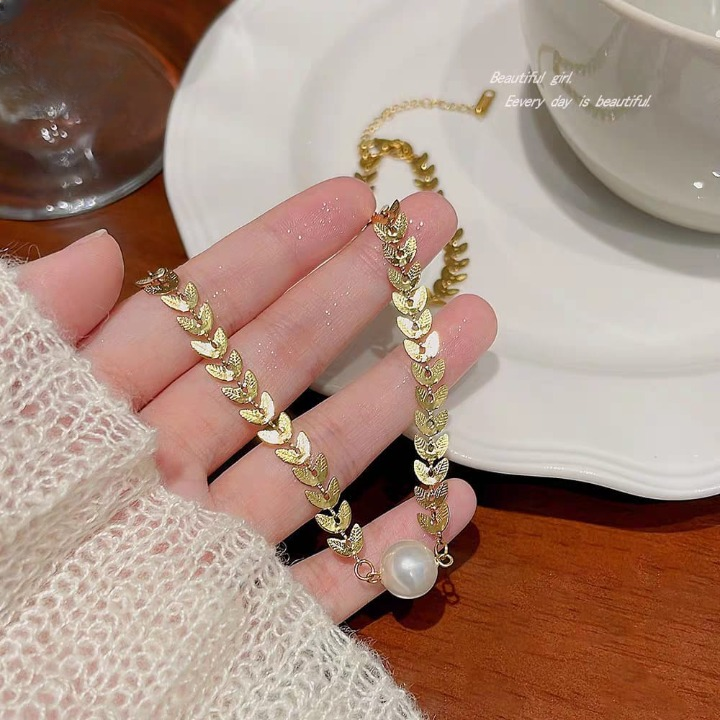 Pearl & Leaf Korean Beautiful Pendant Necklace