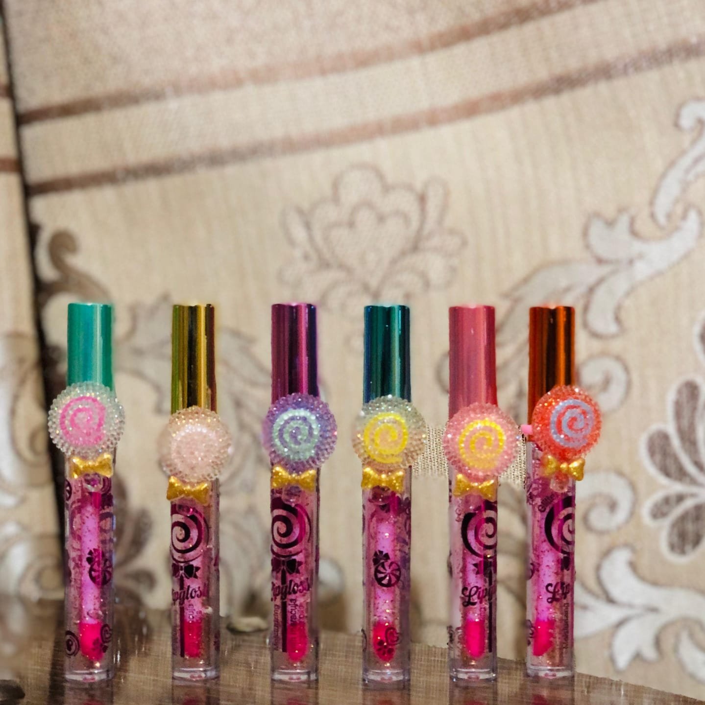 2 Pcs High Pigmented Beautiful Glitter Lipgloss (Random Color)