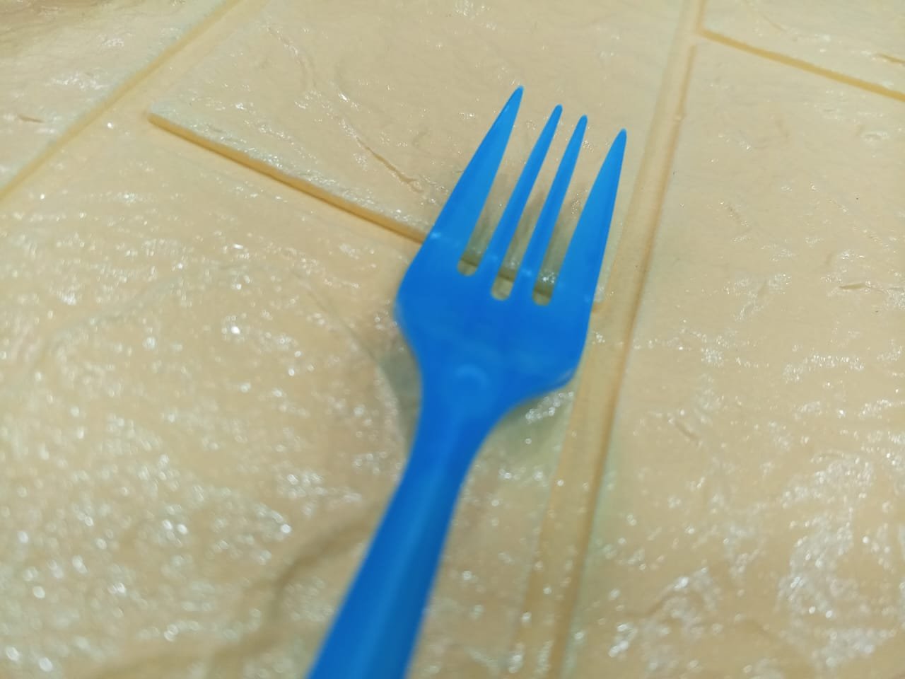 24Pcs Imported Disposable Plastic Fork Party Cutlery Fork Birthday... - Image 5