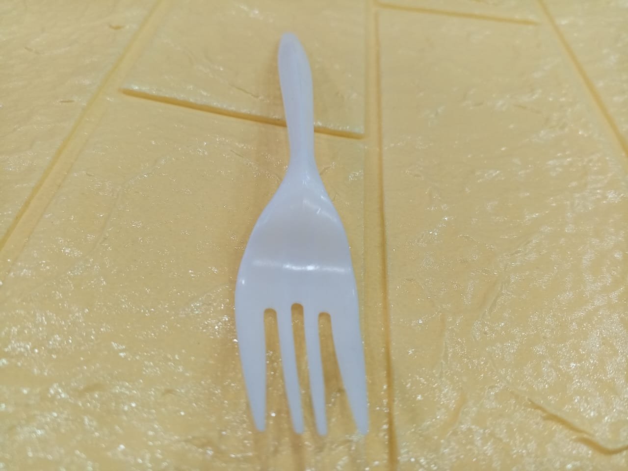 24Pcs Imported Disposable Plastic Fork Party Cutlery Fork Birthday... - Image 2