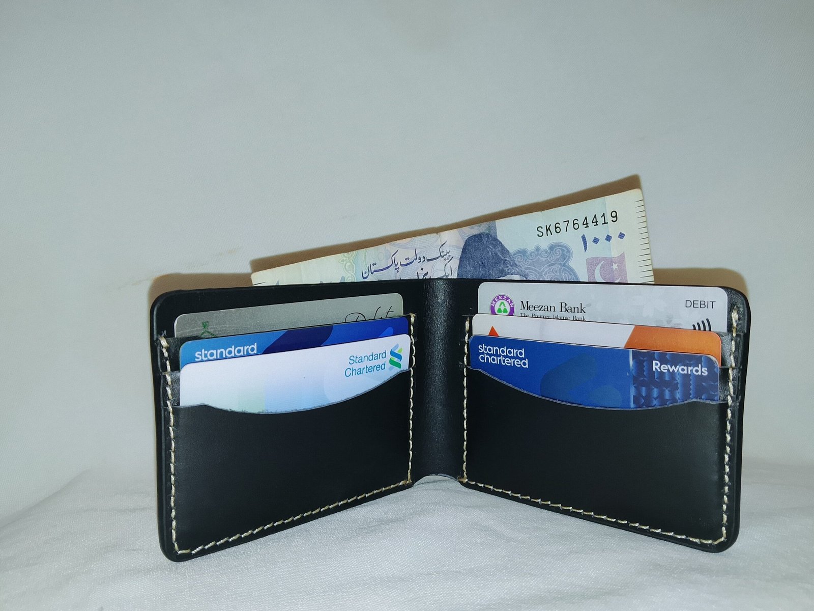 Men’s Rugged Leather Wallet - Image 4