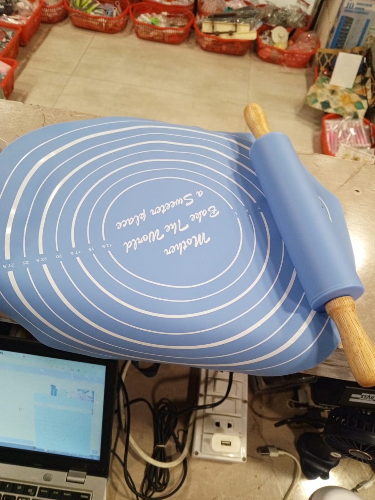 Silicone Dough Mat with Rolling Pin Set - Image 5